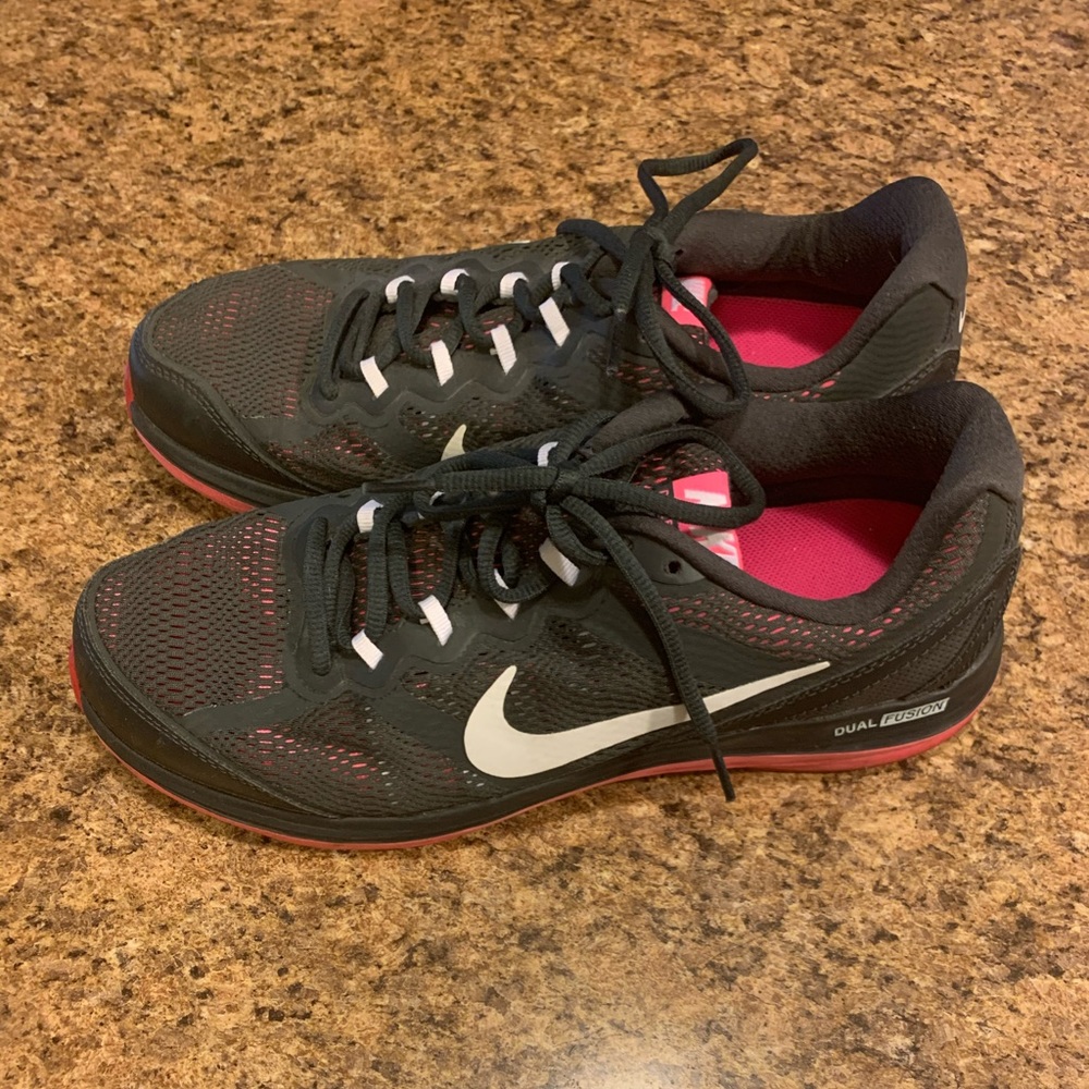 EUC Nike Dual Fusion Fitsole Worn Once 11 Black